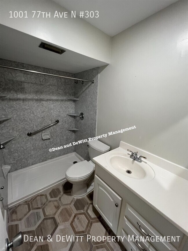 Building Photo - 1001 77th Ave N