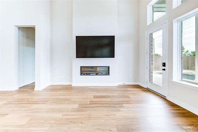 Building Photo - 9446 Pilares Rdg Dr