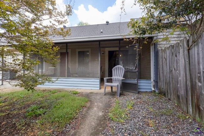 Building Photo - 135 Sussex Dr