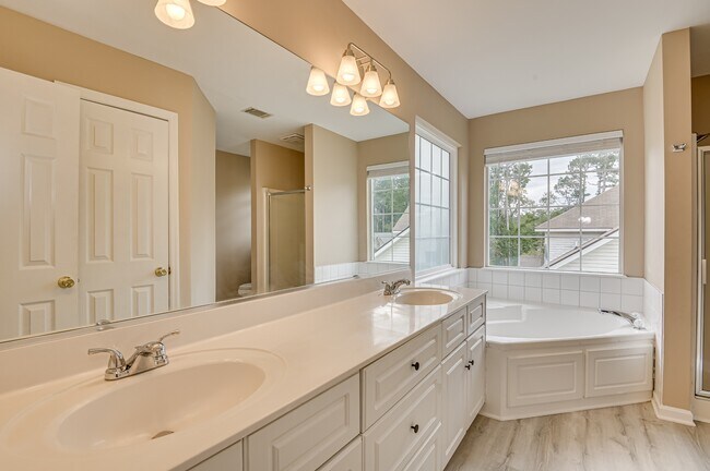 Building Photo - 4111 Eagle Nest Dr