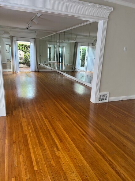 Building Photo - 8276 Norton Ave