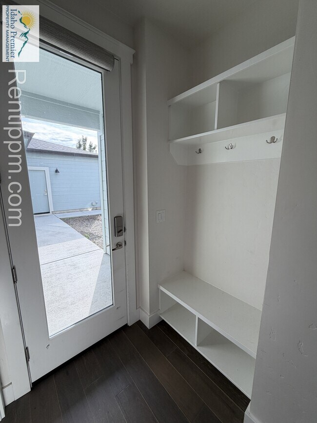 Building Photo - 3010 S Honeycomb Way