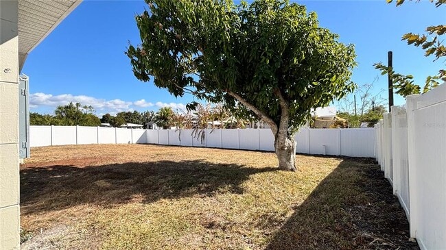 Building Photo - 21543 Kenyon Ave