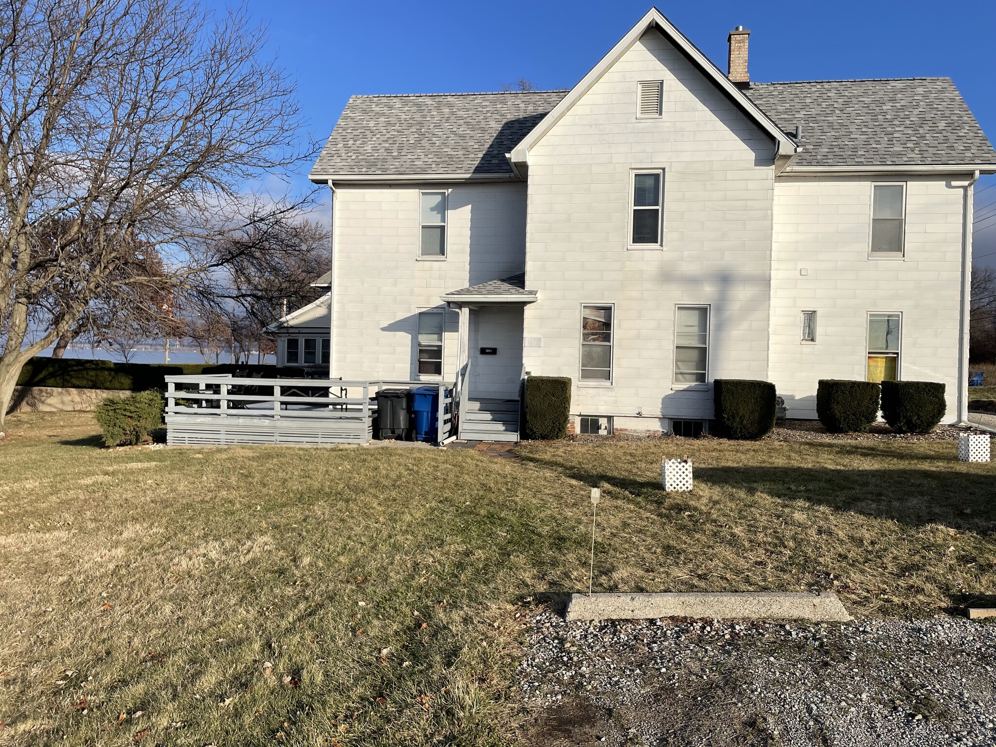 Building Photo - 4128 River Dr