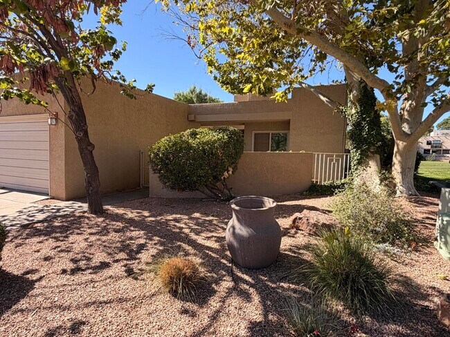 Building Photo - 9747 Village Green Dr NE