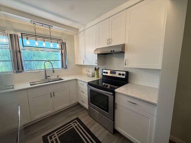 Building Photo - 710 N K St