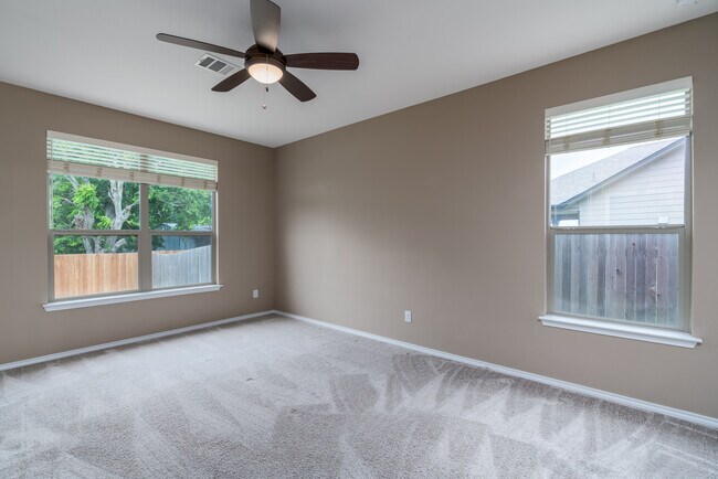 Building Photo - 120 Kat Garnet Dr