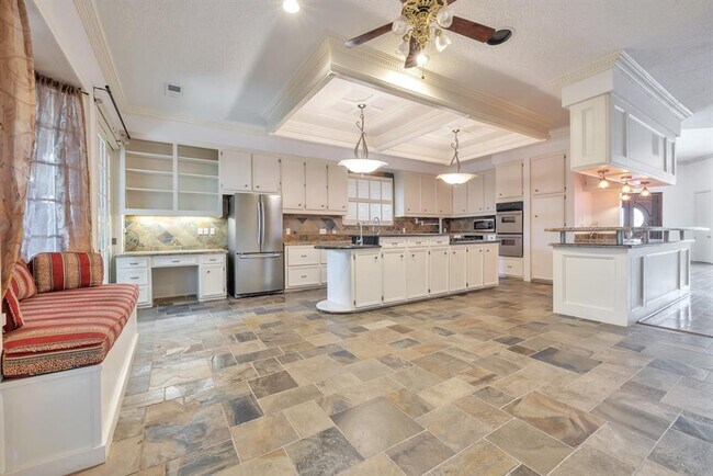 Building Photo - 4063 Breakwood Dr