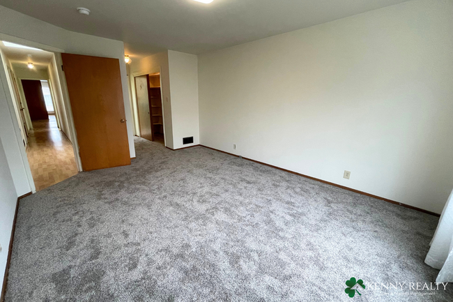 Building Photo - Upper 3 Bedroom, 2 Bathroom Unit of a Dupl...