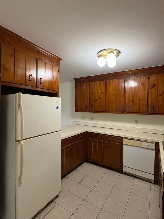 Building Photo - 2518 Cedarwood Dr