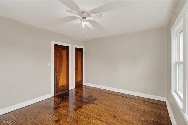 Building Photo - 8204 Bancroft Ave