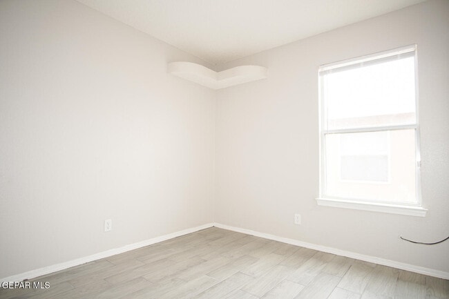 Building Photo - 3272 Garden Point Dr