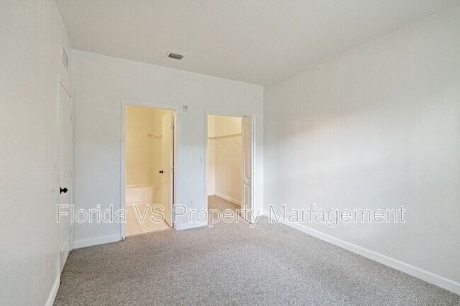 Building Photo - 1663 SE 29th St