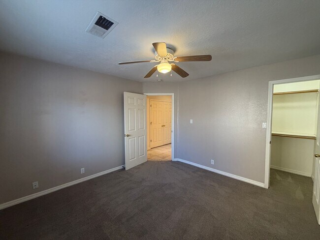 Building Photo - 3 Bedroom Home Near Louisiana Blvd NE & Paseo Del Norte Blvd NE!