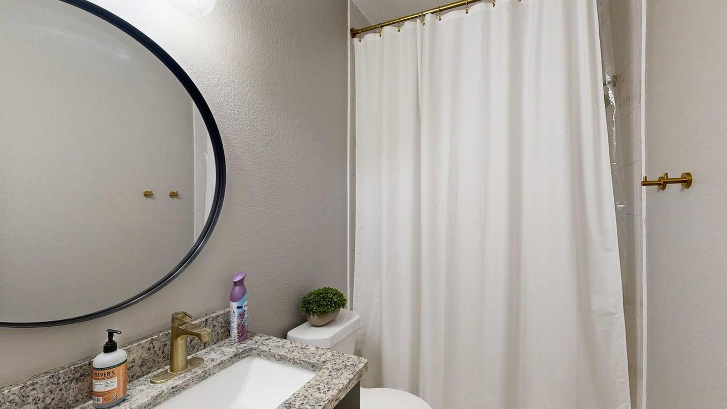 Building Photo - Comfortable Round Rock living with space, style, and everyday convenience
