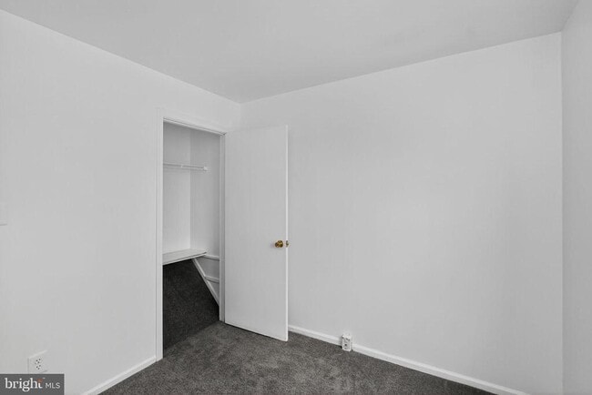 Building Photo - 14949 Enterprise Ln