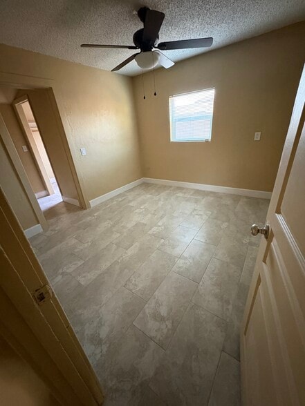 Building Photo - 250 S Grand Dr
