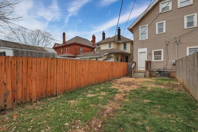 Building Photo - 293-295 Woodrow Ave