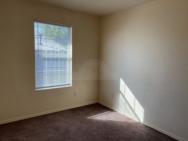 Building Photo - 4204 Gus Dr