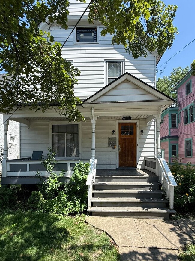 Building Photo - 413 Locust St