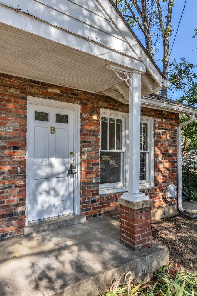 Building Photo - Charming Sylvan Park Shotgun Apartment in a Darling Triplex!