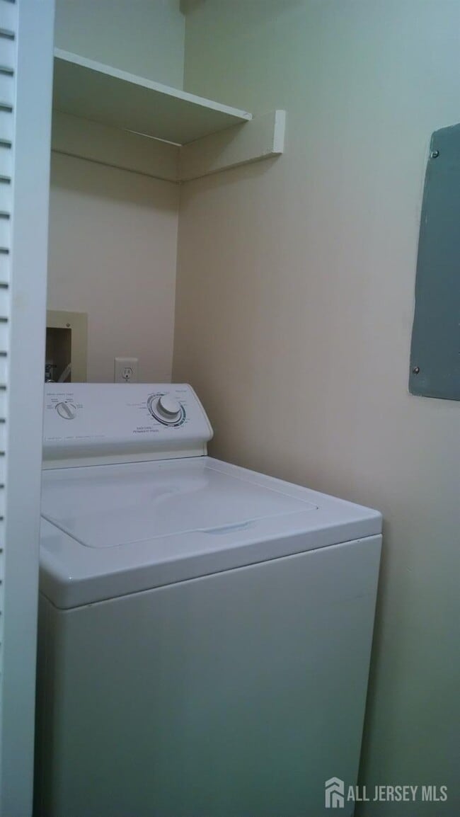 Building Photo - 620 Aspen Dr