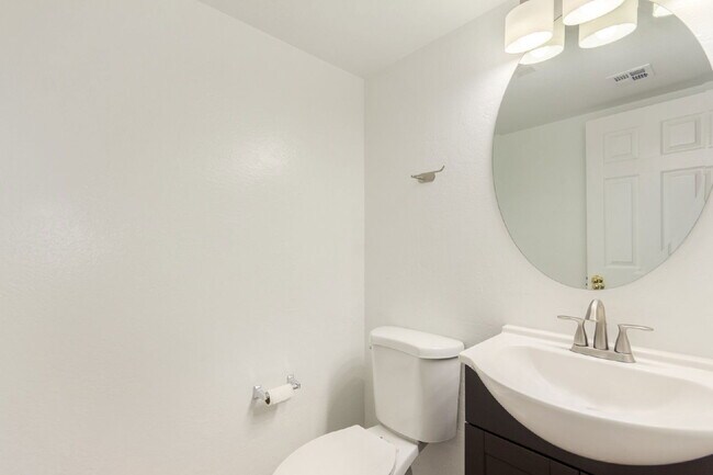 Building Photo - 2538 N 131st Ln