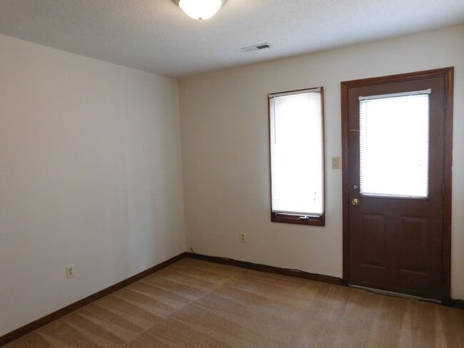 Building Photo - 1540 College Way