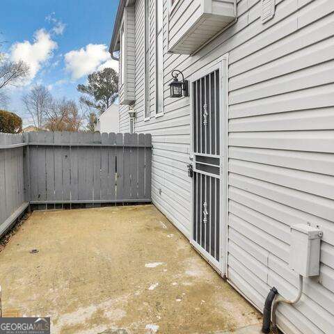 Building Photo - 291 Country Club Dr