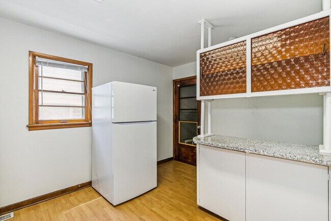 Building Photo - 3707 E Funston St