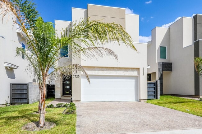Primary Photo - 7525 Cresta Bella St