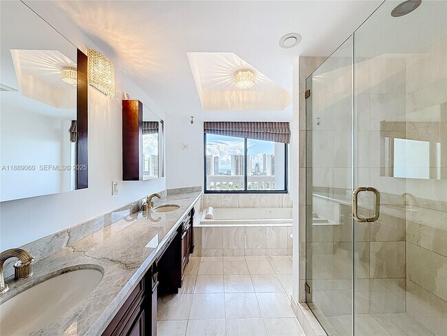 Building Photo - 1000 W Island Blvd