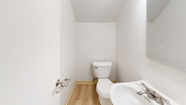 Building Photo - 390 Alameda del Prado