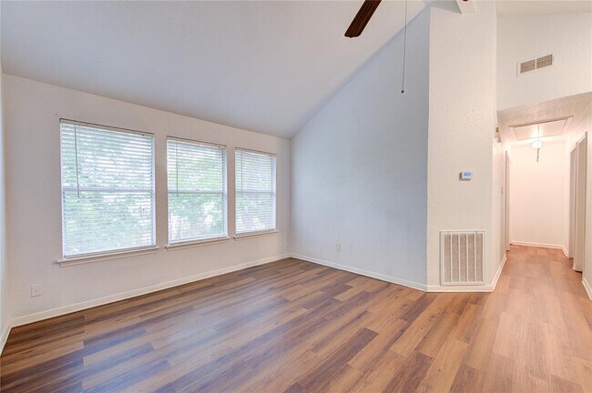 Building Photo - 19427 Coppervine Ln