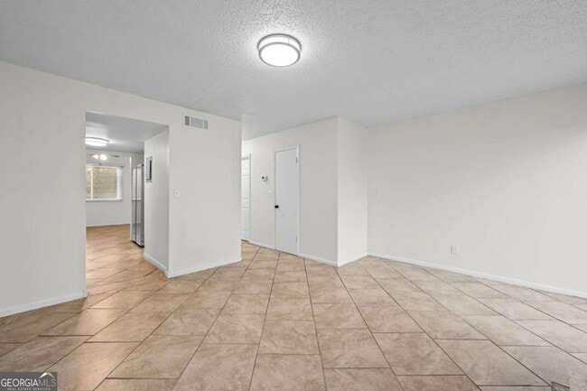 Building Photo - 579 Northridge Rd