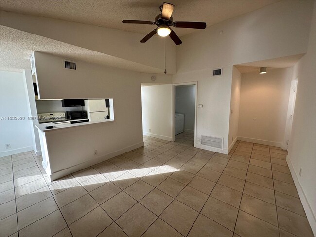 Building Photo - 5780 Rock Island Rd