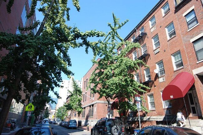 Building Photo - 94-96 Tyler St. Unit PH