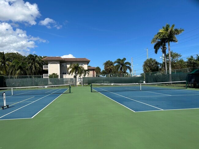 Building Photo - 26 Royal Palm Way