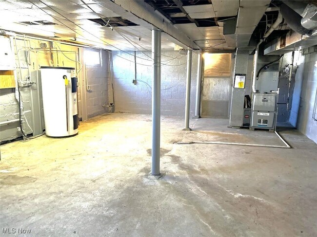 Building Photo - 2454 Cleveland Ave