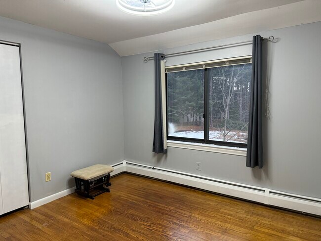 Building Photo - 12 Echo Ln