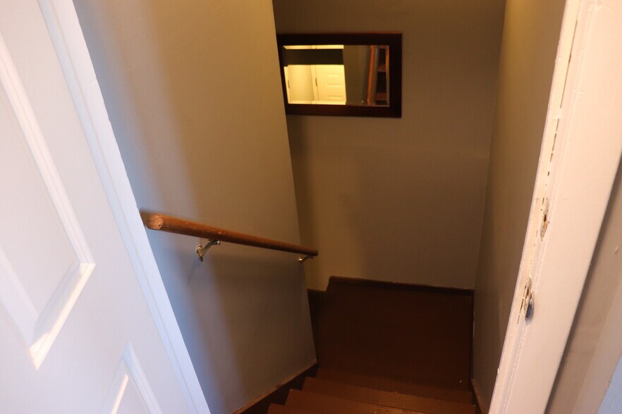 Stairs - 30 Riverside Dr