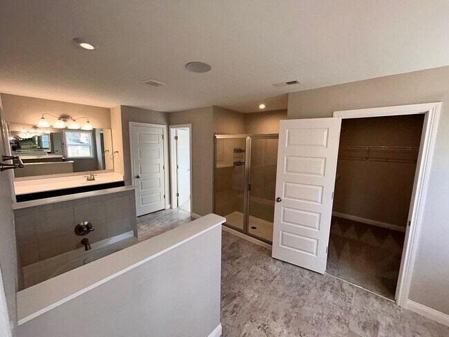 Building Photo - Home For Lease