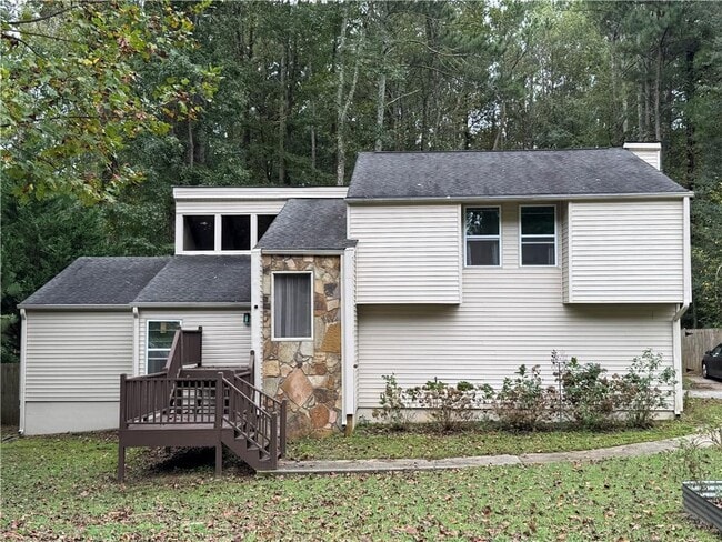 Building Photo - 2400 Salem Dr