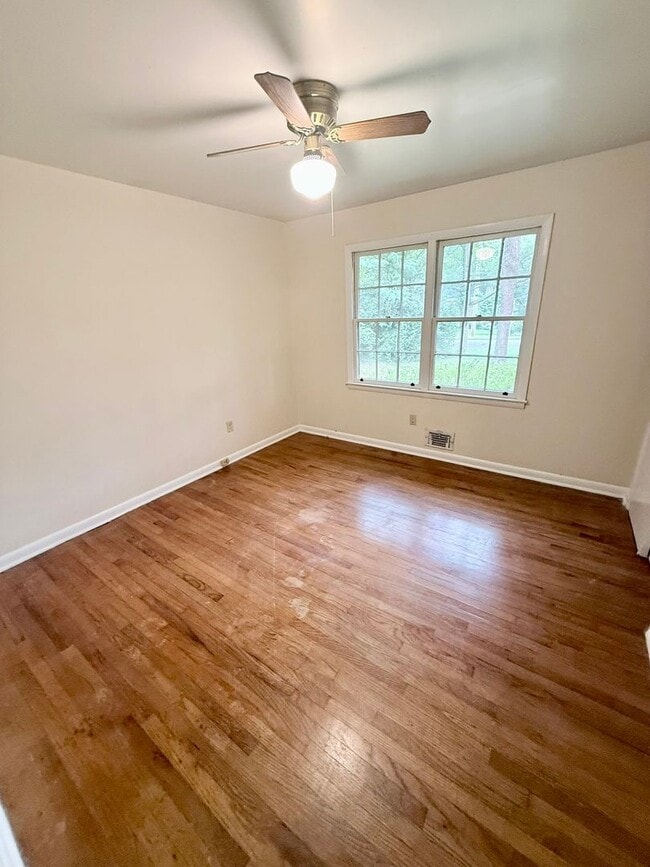 Building Photo - 245 Milledge Heights