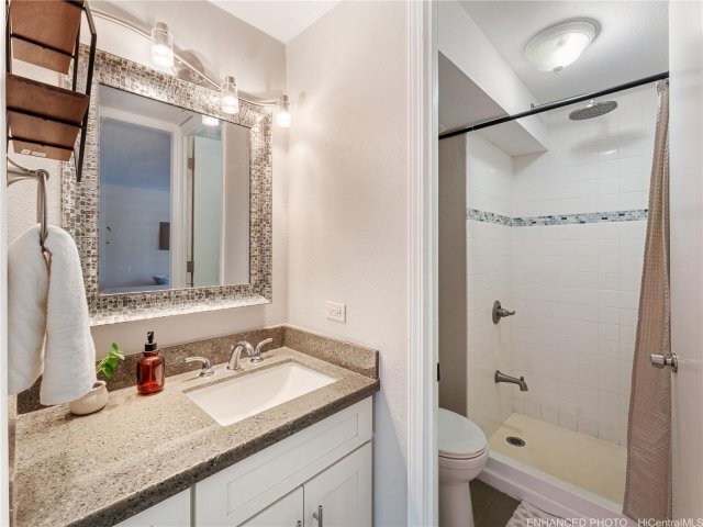 Building Photo - 1541 Dominis St