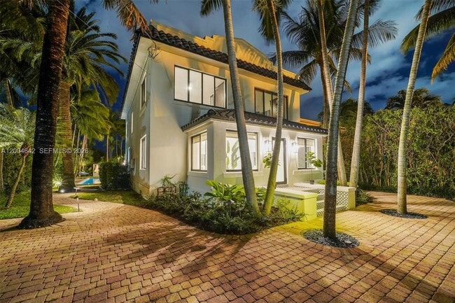 Building Photo - 3483 Chase Ave