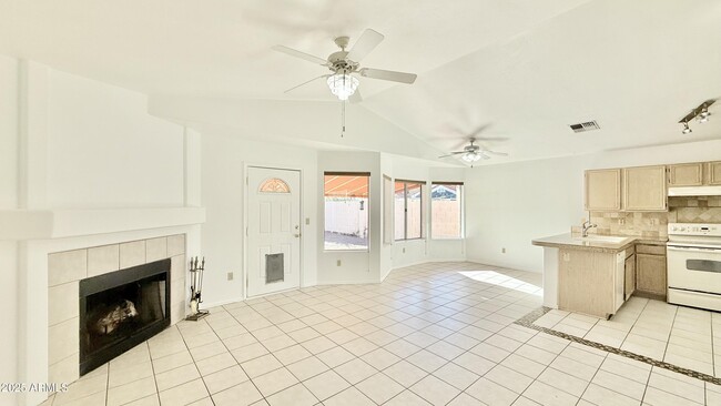 Building Photo - 413 N Flint St