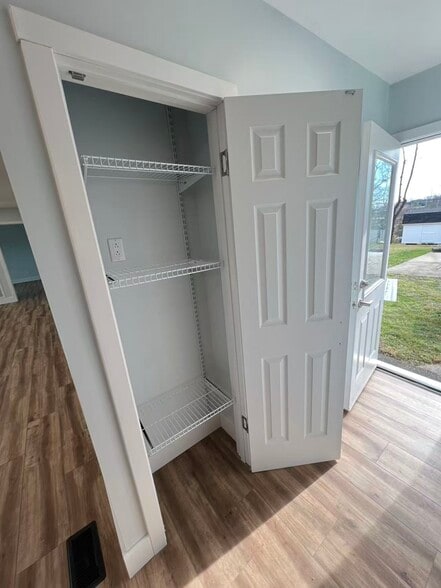 Building Photo - 1315 Mercury Dr