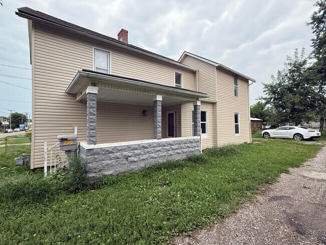 Building Photo - 236 Wilson St