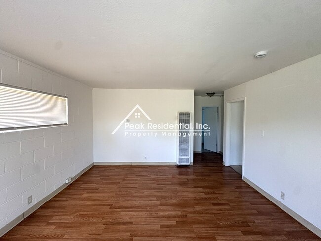 Building Photo - Charming 2bd/1ba Duplex near 47th Ave & Hwy 99